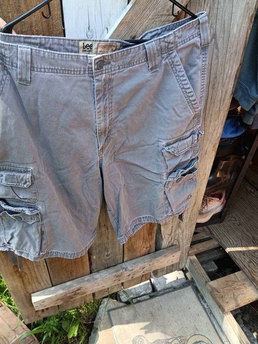 Lee Men's Cargo Shorts in Faded Gray